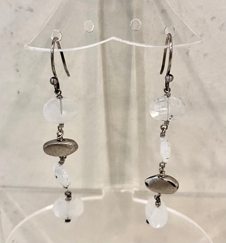 Earrings (moonstone/silver)