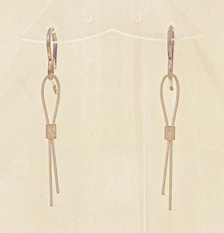 Earrings (guitar strings)