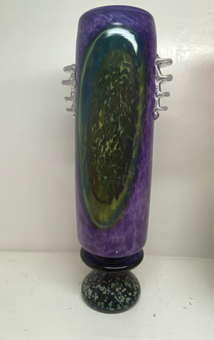 Handblown glass vessel
